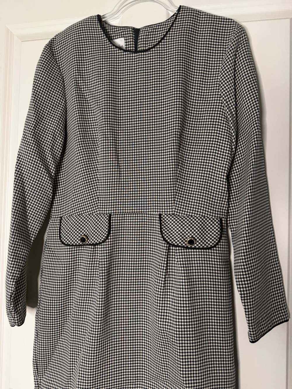 Vintage Womens Black & White Houndstooth Dress with Pocket Flap Detail